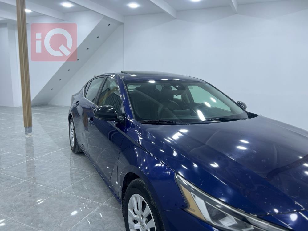 نيسان ألتيما